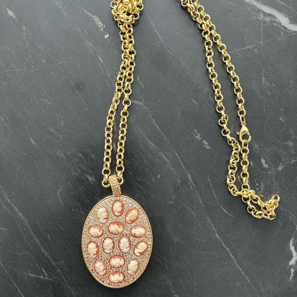 Amedeo Cameo Pendant Necklace - Picture 2 of 3
